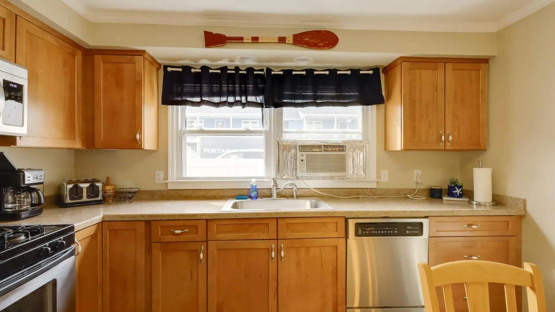The English Condo Rental W And Beach And Bay Access! Ocean City Apartment